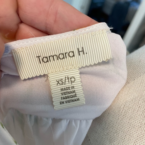 Tamara H., XS (loose, prob fit Sm) sheer over lining floral elastic waist top - Picture 4 of 7